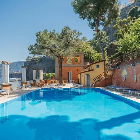 Grand Europa Palace ホテル 4*