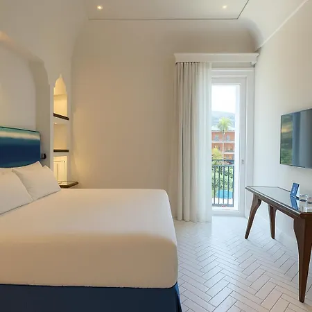 Grand Europa Palace Готель 4*