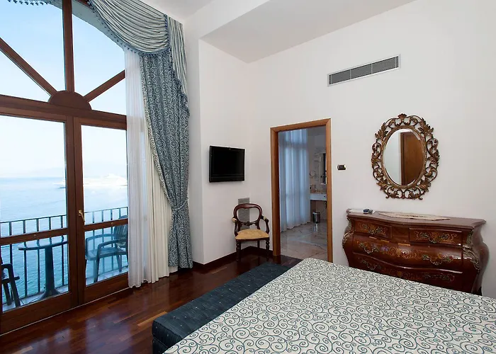 Ξενοδοχείο Grand Europa Palace 4*